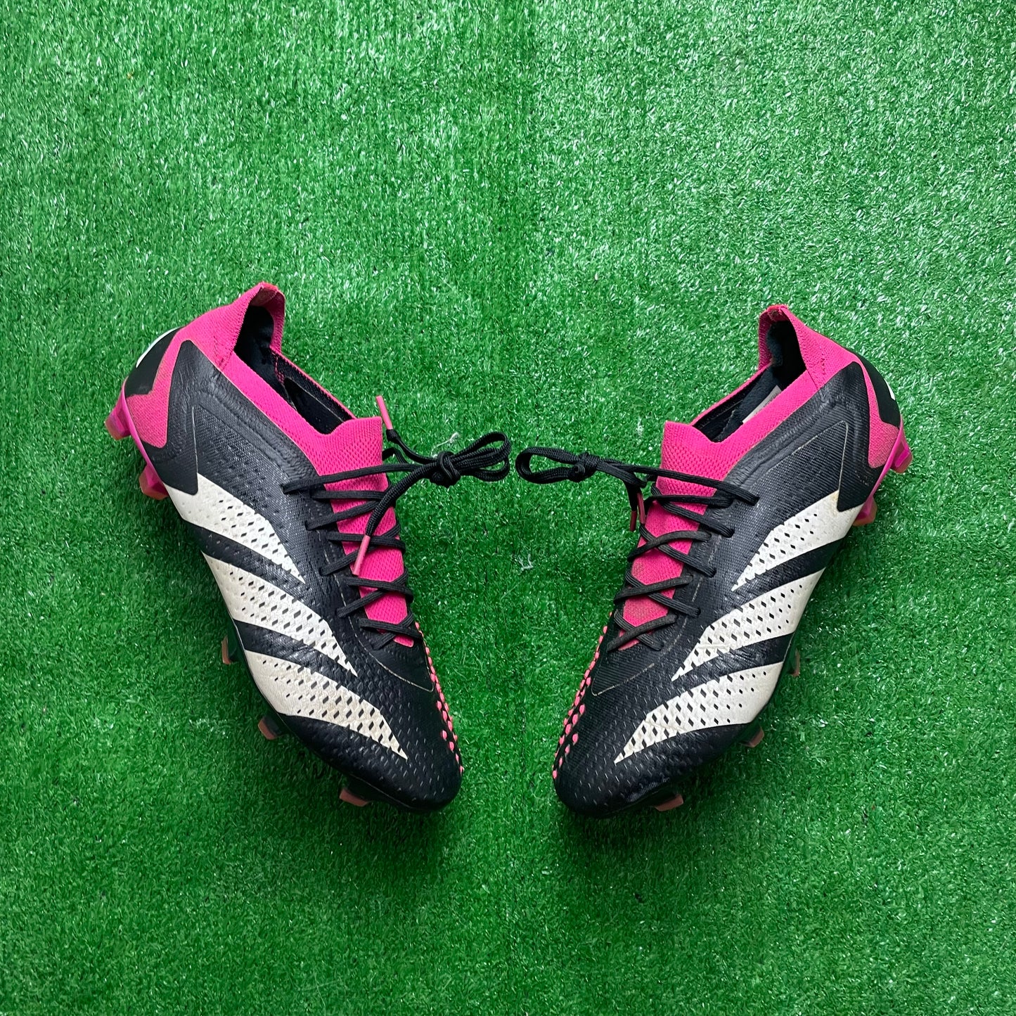 Adidas Predator Accuracy.1 L Black/Pink FG Football Boots (Pre-Loved) - Size UK 7